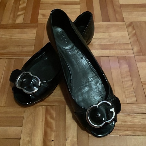 Gucci Black Flats with Silver Buckle - Picture 14 of 14